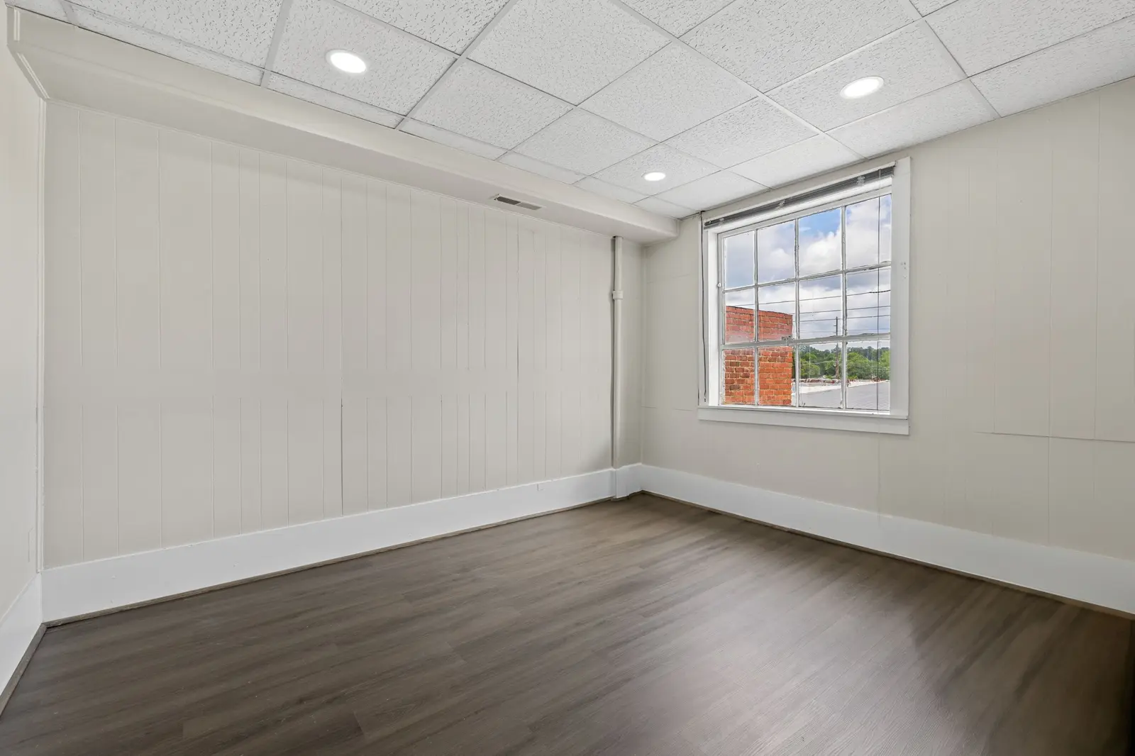 Unfurnished private office
